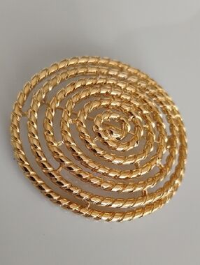 Gold tone  Spiral Twisted Metal Statement Brooch